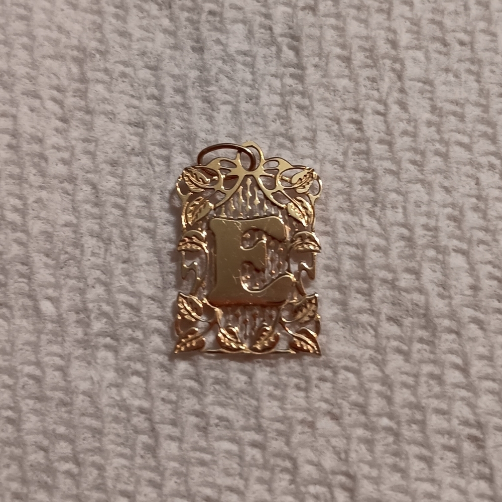 14k E Necklace Charm